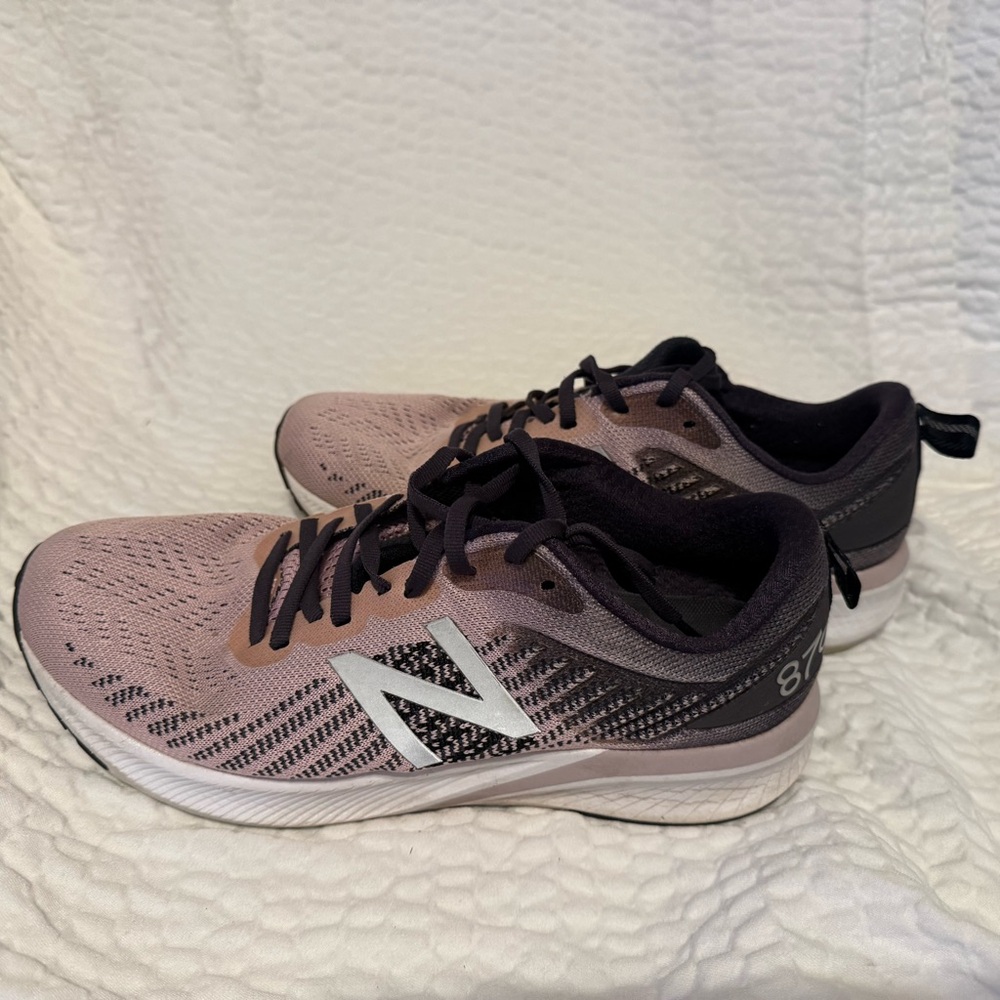 New Balance Women's Mauve and Black Sneakers